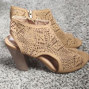 Women's Tan Peep-Toe Block Heel Sandals